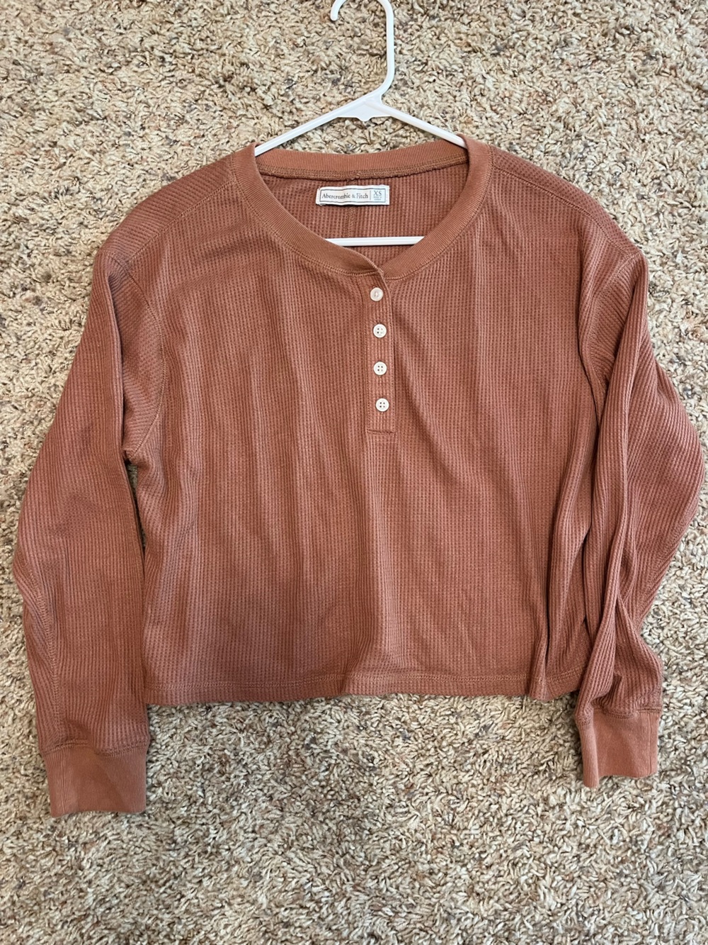 Waffle Knit Long-Sleeve Henley Top - Rust